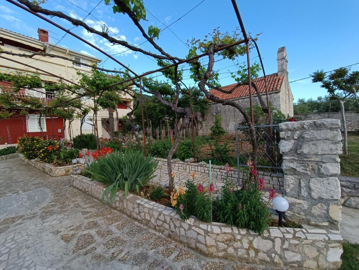 Rooms Rita Cres Exterior photo