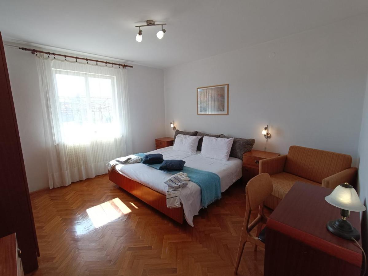 Rooms Rita Cres Exterior photo